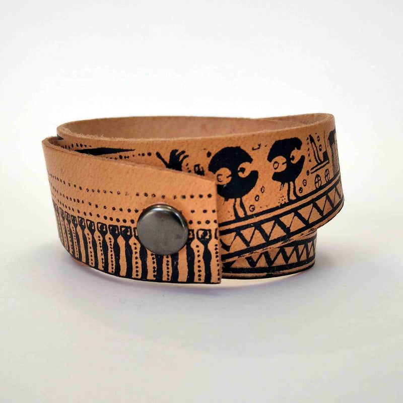 Geometric period leather bracelet clip