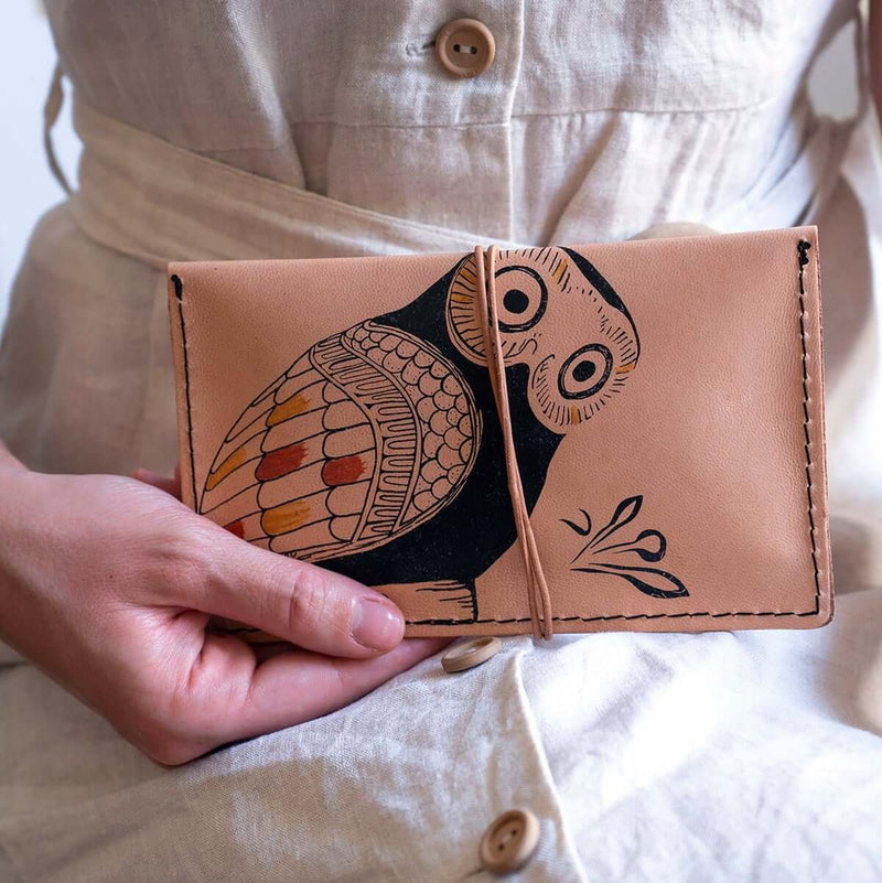 Owl of Athens small tobacco pouch goat leather - front with model